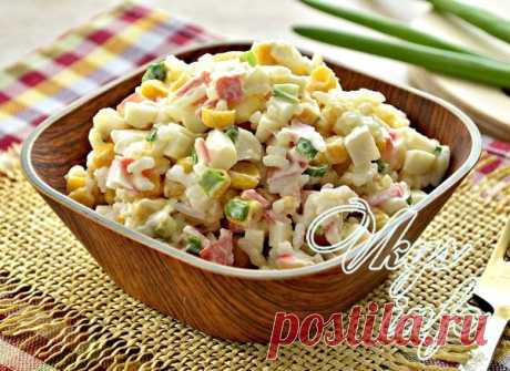Классический салат с кукурузой и крабовыми палочками Салаты на основе крабовых палочек уже давно заняли почётные места на всех торжественных мероприятиях. Здесь нет ничего удивительного: они вкусны, доступны, легки в приготовлении и красивы. Из огромног…