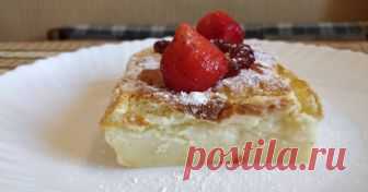 Волшебный апельсиновый десерт. Умное пирожное (Orange magic custard cake) Автор рецепта Михаил Бурмин Волшебный апельсиновый десерт. Умное пирожное (Orange magic custard cake) - пошаговый рецепт с фото. Умное пирожное, Волшебный пирог, Заварной молочный десерт! Названий у него много, а суть одна! Очень вкусный десерт, приготовленный в духовке!
Это действительно волшебный десерт, приготовив всего лишь 1 простое тесто, у вас получится 3 слоя. Нежный бисквит, заварной крем и ...