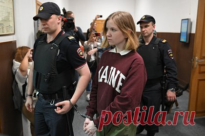 Дарья Трепова получила 195 тысяч рублей за теракт против военкора Татарского. Дарья Трепова (внесена в перечень террористов и экстремистов Росфинмониторинга), обвиняемая в совершении теракта против военного корреспондента Владлена Татарского (Максима Фомина) в петербургском кафе, получила от украинских кураторов 195 тысяч рублей. Девушка получала деньги через криптокошелек.