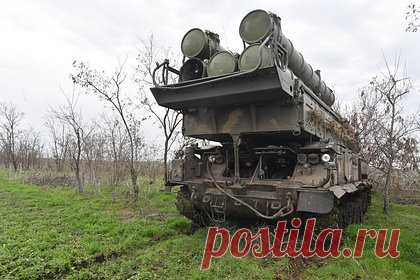 Российские военные уничтожили 18 украинских беспилотников. Российские военные уничтожили еще 18 украинских беспилотных летательных объектов, сообщил официальный представитель Минобороны России генерал-лейтенант Игорь Конашенков. По его данным, российские средства ПВО сбили беспилотники в районе Великих Выселок в Харьковской области, Белогоровки, Кременной и Сватово в ЛНР.