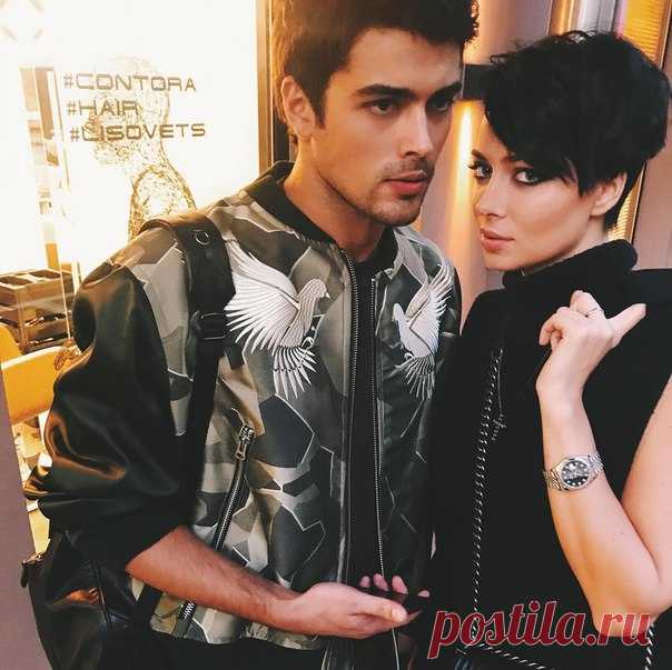 Актриса Настасья Самбурская в образе из лимитированной коллекции H&M Studio AW17. Женская коллекция поступит в продажу 14 сентября онлайн и в избранных магазинах: Москва - H&M Тверская 16, ТЦ "Метрополис", ТЦ "Афимолл",Санкт-Петербург - H&M Невский 80, Екатеринбург - ТЦ "Гринвич" #HMStudio #AW17