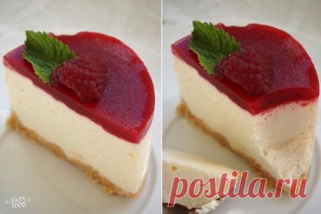 ТОП-6 ДИЕТИЧЕСКИХ ЖЕЛЕЙНЫХ ДЕСЕРТОВ БЕЗ САХАРА

1. Творожное пирожное с малиновым желе 

ИНГРЕДИЕНТЫ:
 60 г овсяных отрубей (смолоть)
 30 мл натурального йогурта
 200 г обезжиренного творога
 150 мл обезжиренного молока
 100 гр малины (или других ягод)
 сок 0,5 лимона
 желатин 14 г

ПРИГОТОВЛЕНИЕ:
Все очень просто - отруби смешать с кефиром или йогуртом. Бортики от разъемных формочек или кулинарные кольца (или просто обрезанные бутылки 0,5 л) установить на тарелку - утрамб...