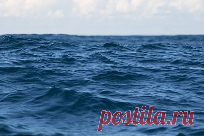 Ученый из Гарварда обнаружил фрагменты корабля пришельцев в океане. Ученый из Гарварда, известный своими поисками НЛО, сообщил, что он и его команда предположительно обнаружили на дне океана фрагменты инопланетного корабля. При помощи специального аппарата с магнитными щупами они извлекли с глубины 1700 метров около полусотни крошечных шариков (примерно 0,3 мм).