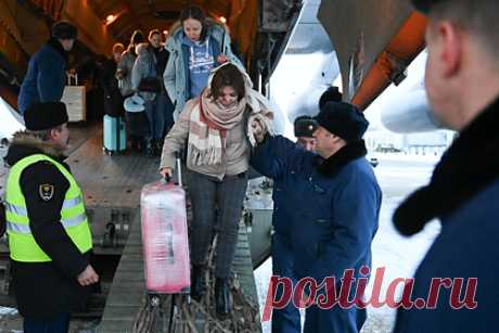 Минобороны назвало число эвакуированных из Казахстана россиян. Министерство обороны отчиталось о ходе эвакуации россиян из Казахстана. Самолетами Воздушно-космических сил России на родину вернулись 2241 человек, сообщили в ведомстве. Тем временем гражданское авиасообщение между крупными российскими и казахстанскими городами пришло в норму.