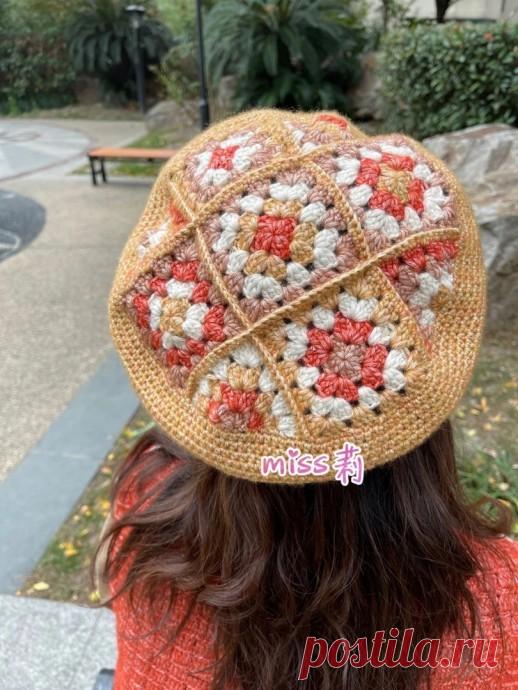 Берет крючком из квадратных мотивов