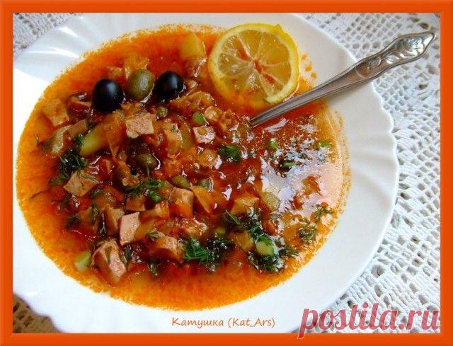 Суп солянка мясная
