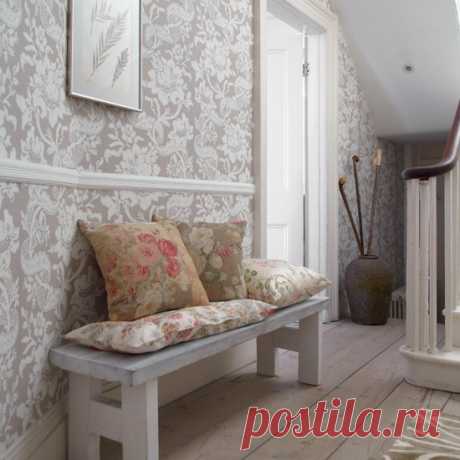 Damask print hallway | Country hallway | housetohome.co.uk