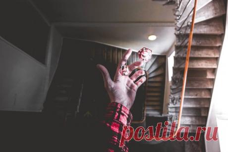 В любых делах при максимуме сложностей 
Подход к проблеме все - таки один: 
Желанье — это множество возможностей, 
А нежеланье — множество причин... 

©Эдуард Асадов