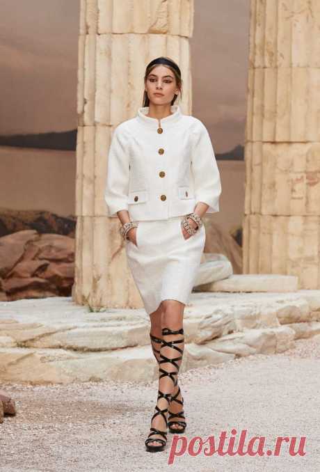 chanel_47_.jpg • Showdetails