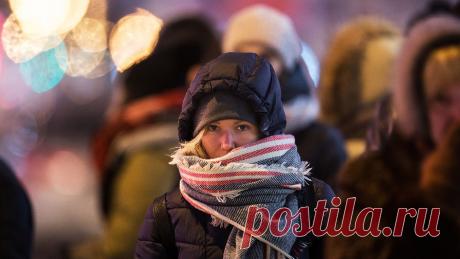 Синоптик рассказал, когда в Москву и Санкт-Петербург придут морозы и снегопады. В четверг, 15 ноября, в Санкт-Петербурге ожидается минусовая температура воздуха, в Москве ниже нуля температура воздуха опустится в пятницу, рассказал руководитель прогностического центра &quot;Метео&quot; Александр Шувалов. В выходные в ...