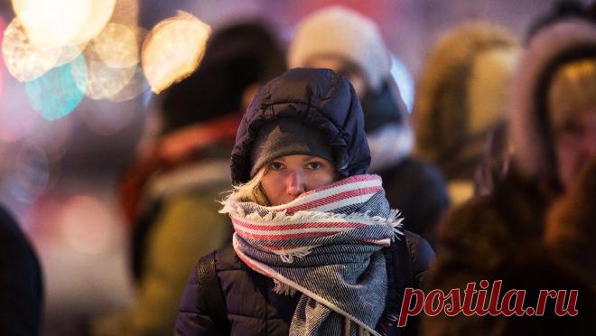 Синоптик рассказал, когда в Москву и Санкт-Петербург придут морозы и снегопады. В четверг, 15 ноября, в Санкт-Петербурге ожидается минусовая температура воздуха, в Москве ниже нуля температура воздуха опустится в пятницу, рассказал руководитель прогностического центра "Метео" Александр Шувалов. В выходные в ...