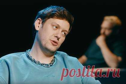 Популярный комик рассказал о связанном с Харламовым неудачном выступлении. Комик Антон Шастун описал свое первое выступление в Comedy Club и отметил, что оно было неудачным. «Выходит Мартирос (Гарик Мартиросян — прим. "Ленты.ру") и говорит: "Представитель воронежского стендапа, господин Шастун!"» — вспомнил юморист. При этом, по его словам, перед ним на сцену выходил Гарик Харламов.