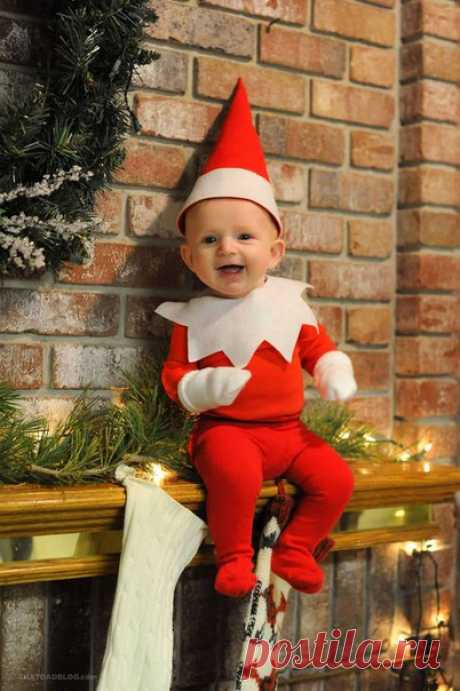 Папа превратил ребенка в помощника Санты в новогодней фотосессии 🎅