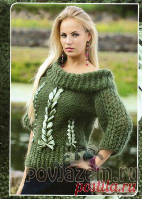 Женский свитер спицами украшенный косами из лент