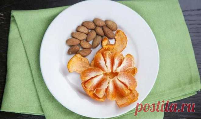 20 полезных и вкусных закусок, в которых нет и двухсот калорий Многие из нас любят пожевать что-нибудь на ходу или перекусить тем, что попадется под руку, сидя перед монитором компьютера. Но не нужно забывать, что перекусы — такой же важный прием пищи, как и три ...
