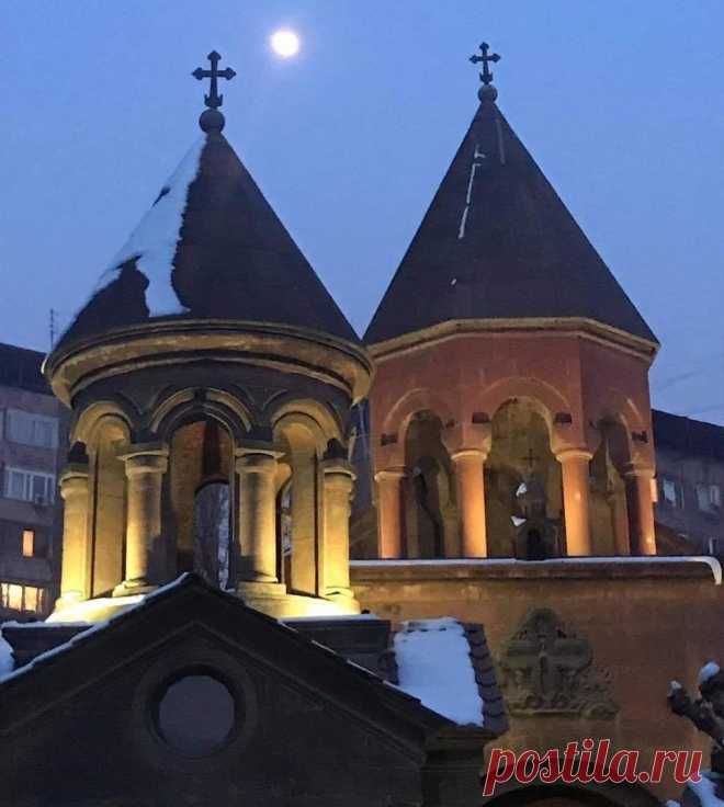 Մայր Թերեզան սիրո մասին…

Սիրեք, եթե դա չի վնասում:
Կյանքում լավագույն դեղամիջոցը սերն է և հոգատարությունը:
Սիրո հաջողությունը ոչ թե արդյունքի, այլ հենց ընթացքի մեջ է:Սիրի՛ր. որքան շատ ես կիսում ուրիշների հետ, այնքան ավելի շատ ես ձեռք բերում ինքդ💔🙏🏻💔Սերը՝ խոնարհությամբ հանդերձ, պարզությունը և դատողությունը Սրբերի հատկություններն են: Եթե մարդը դատողությամբ ջանք գործադրի իր անձը Սրբերի կյանքին նմանեցնել, սրբանում է նաև ինքը: Բարի գիշեր։