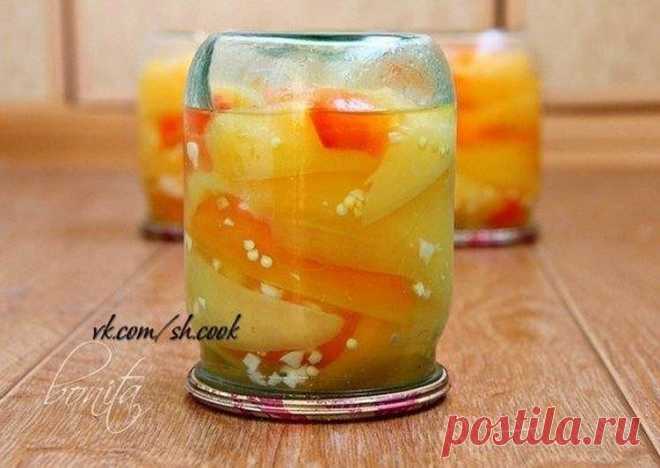 ◆✿◆✿◆ ПЕРЕЦ СЛАДКИЙ "ФИРМЕННЫЙ" | 6 кг перца, 2 ст сахара, 2 ст растительного масла, 1 ст уксуса 9%, 2 ст.л соли с горкой, 5-6 головок чеснока | Перец разрезать на 6-8 частей. В кастрюле смешать перец, сахар, растительное масло, уксус и соль. Чеснок мелко нарезать и отправить в кастрюлю с перцем. Oставить на ночь. Утром разложить все по банкам и стерилизовать в 15 минут. Закатываем | ✿ Спасибо автору. Рецепт просто супер! Несколько баночек сделала с острым перчиком.