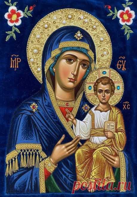 БОЖЬЯ МАТЕРЬ--Владычице Преблагословенная, возьми под Свой покров семью мою. Всели в сердца супруга моего и чад наших мир, любовь и непрекословие всему доброму; не допусти никого из семьи моей до разлуки и тяжкаго расставания, до преждевременныя и внезапныя смерти без покаяния. А дом наш и всех нас, живущих в нем, сохрани от огненнаго запаления, воровскаго нападения, всякаго злаго обстояния, разнаго страхования и диавольскаго наваждения. Да и мы купно и раздельно, явно и сокровенно буде...