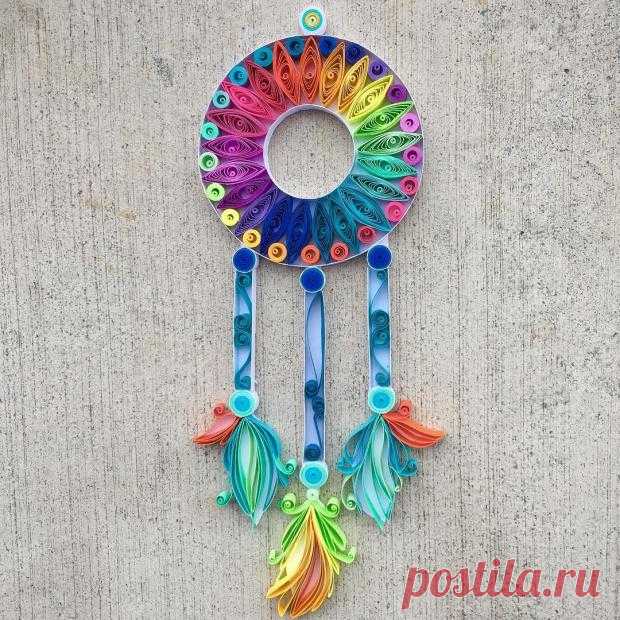 Удивительный талант: колумбийка демонстрирует мастерство квиллинга в создании картин