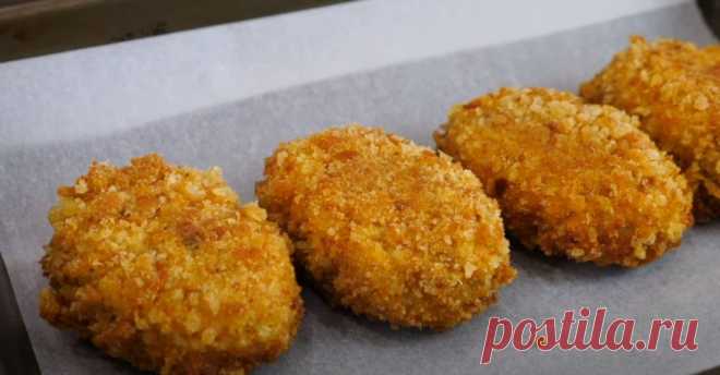 Хрустящая корочка, а внутри сливочное масло. Котлеты по-киевски рыбные Мало кто любит рыбные котлеты, но благодаря этому рецепту, можно сделать такую закуску, что вы всегда будете ее делать, даже на праздничный стол. Для приготовления вам потребуются такие ингредиенты: судак, […]