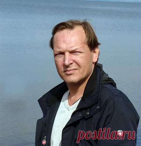 Развод родителей, уход отца и собственная неожиданная смерть. История Данилы Перова | StarHit.ru