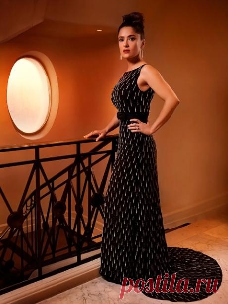 Лучшие фотографии сногсшибательной Сальмы Хайек из фото- сессий разных лет