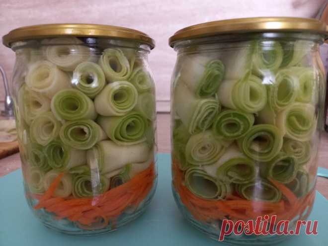 Необычные кабачки на зиму, скрученные рулетиками. Такая закуска украсит любой праздничный стол
Добро пожаловать на мою кулинарную страничку! Маринованные кабачки, скрученные рулетиками на зиму...
Читай пост далее на сайте. Жми ⏫ссылку выше