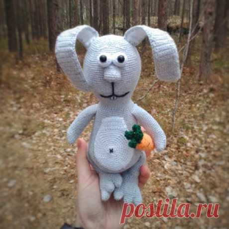 Зайчик &quot;Откуда морковка?&quot; амигуруми. Схемы и описания для вязания игрушек крючком! Бесплатный мастер-класс от Людмилы Жердевой по вязанию зайчика &quot;Откуда Морковка?&quot;. Игрушка связана по мотивам иллюстрации художницы Ольги Ко…
