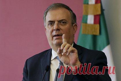 Мексика рассказала о работе над планом мирного урегулирования на Украине. Власти Мексики начали работу над продвижением своего видения по мирному урегулированию ситуации вокруг Украины. Об этом заявил корреспонденту «Ленты.ру» глава МИД Мексики Марсело Эбрард на полях Генассамблеи ООН. Дипломат уточнил, что на данный момент Мехико ожидает ответа от других стран по этому вопросу.