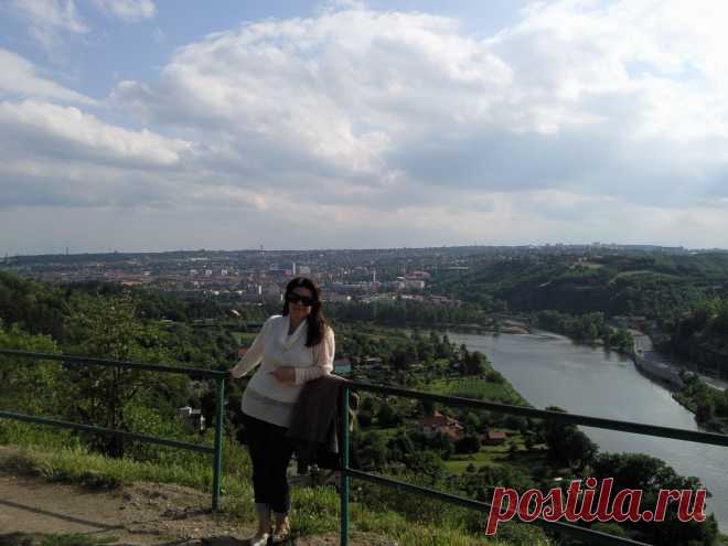 Прогулки по Праге на общественном транспорте и пешком без проф.экскурсий, но с рассказами, показами, фотосессией и ответами на все вопросы - 20 евро/час с чел. либо 100 евро/день за компанию от 2 человек: встреча и проводы к Вам в отель, квитанция об оплате перед выездом на прогулку.