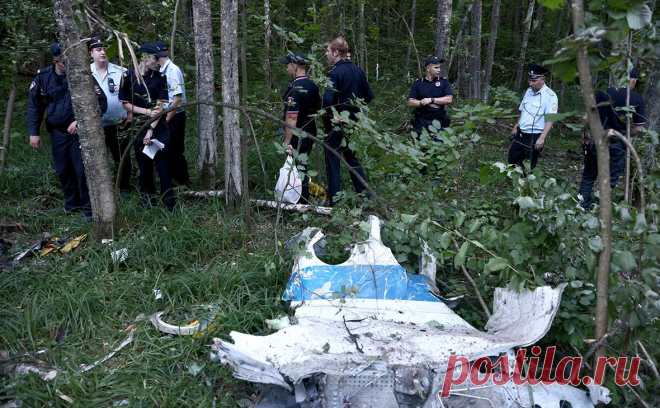 ТАСС узнал, что «черные ящики» упавшего Superjet доставили в лабораторию. Бортовые самописцы упавшего Sukhoi Superjet 100 доставили в лабораторию, сообщил ТАСС со ссылкой на источник в Межгосударственном авиационном комитете (МАК).