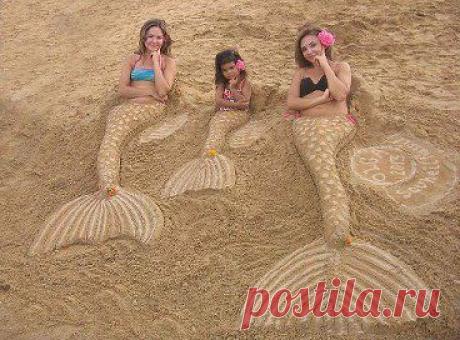 Tри русалки на пляжу - загляденье вам скажу!!!