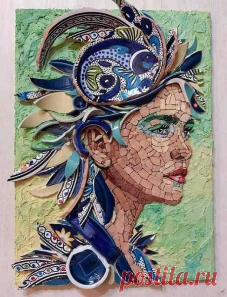 ​Очень необычные картины Очень необычные картиныСоздание портретов с применением деревянных деталей, битого фарфора, ракушек, бусин, стекла и металла может стать вашим новым хобби.