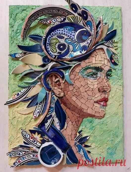 ​Очень необычные картины Очень необычные картиныСоздание портретов с применением деревянных деталей, битого фарфора, ракушек, бусин, стекла и металла может стать вашим новым хобби.