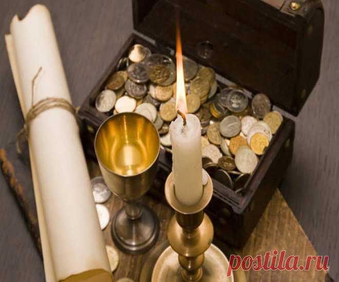 Заговор на удачу и деньги Один из самых спорных способов привлечь в свою жизнь богатство и благополучие, хотя достаточно распространенный - использование магических средств для привлечения богатства в свою жизнь. Время от времени к нему прибегают и богатые, и бедные. Кто-то покупает предметы, заряженные на приумножение своих финансов, кто-то обращается к магам. Наиболее бюджетный вариант - провести ритуал дома самостоятельно.