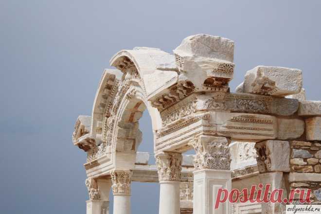 Руины античного города Эфес (греч. Ἔφεσος, лат. Ephesus, тур. Efes), Турция, фото на тему 
