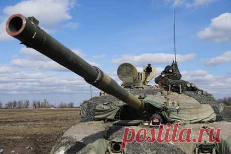 В США назвали Т-90М претендентом на звание лучшего танка. Российский танк Т-90М, в котором сочетаются мобильность и защищенность, является главным претендентом на звание лучшего танка в любых сценариях, пишет американское издание Military Watch Magazine. Танк получил хорошую броню, которую дополняет динамическая защита «Реликт».