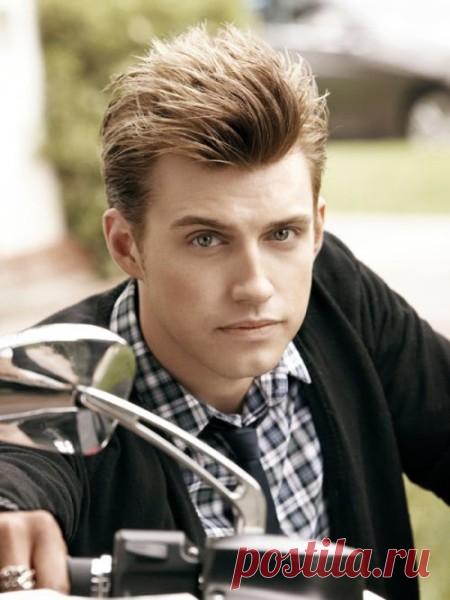 Мужская челка (36 фото): как зачесать на бок, стрижки и прически, видео и фото