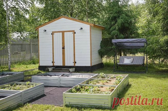 Металлические
Наверняка вы встречали в интернете или даже у соседей стальные конструкции, в которых насыпана почва для посадок. Такие грядки тоже могут выглядеть стильно.