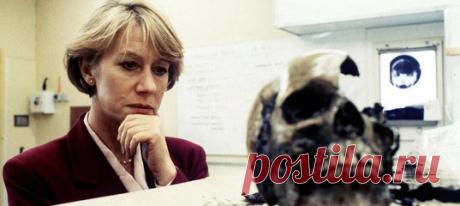 Отрывок из книги судебного антрополога — человека, который по останкам может восстановить историю жизни. Доктор медицины, доктор философии, профессор кафедры судебной медицины и права в Университете штата Аризона, старший преподаватель кафедры антропологии в Северо-Западном университете и почетный член Американского антропологического общества.
Автор более ста научных публикаций, в том числе восьми книг.
Его работы переведены на многие языки.
Родился в 1940 году в городе Аризоны, вырос в город…