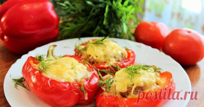 Классный рецепт - Фаршированный перец под сыром! Вкусное горячее блюдо- ФАРШИРОВАННЫЙ ПЕРЕЦ, запеченный в духовке под сыром. Готовится просто, получается ну очень вкусно и сочно! Попробуйте приготовить, порадуйте себя и своих близких!
