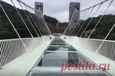 В Китае открыли самый длинный стеклянный мост в мире