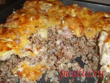 Курица с гречкой, запеченная в духовке под сырной корочкой