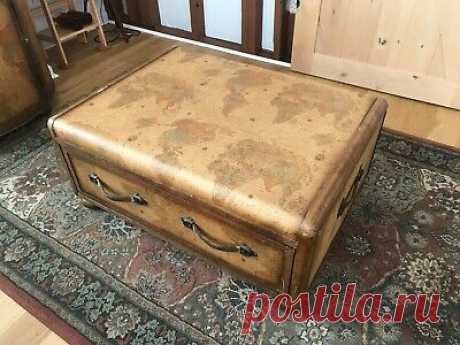 Vintage World Map Coffee Table    – элегантная мебель для гостиной, оформленная в современном стиле.
Все элементы модели обладают высоким качеством и изготовлены из материалов высшего качества, что в свою очередь обеспечивает мебели долговечность и позволяет выдерживать длительный межремонтный период.
Модель выполнена из натурального дерева и искусственного камня.