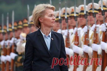 Урсула фон дер Ляйен поедет в Китай. Глава Еврокомиссии Урсула фон дер Ляйен посетит с официальным визитом Китай, сообщили в МИД КНР. По словам официального представителя китайского внешнеполитического ведомства Мао Нин, согласно договоренностям Пекина и Брюсселя, визит еврочиновницы состоится 5-7 апреля.