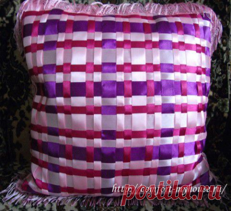 Подушка из атласной тесьмы | Искусница