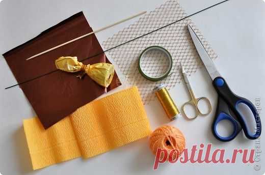 How to DIY Crepe Paper Chocolate Sunflower | iCreativeIdeas.com