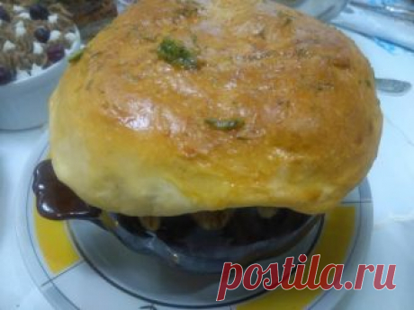 ВКУСНЫЙ УЖИН В ГОРШОЧКАХ!!! 

Картофель с мясным фаршем и плавленным сыром в горшочках, 
настолько вкусное блюдо, что просто нет слов.
