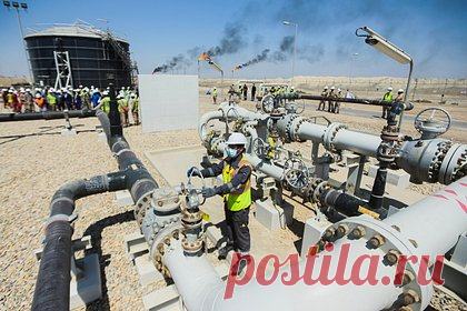 Ирак сократит экспорт нефти. В ближайшие месяцы Ирак сократит экспорт нефти до 3,3 тысячи баррелей в сутки. Один из крупнейших мировых экспортеров нефти подтвердил свою приверженность принципам добровольного сокращения добычи. Министерство нефти страны также подчеркнуло, что планирует нивелировать рост уровня нефтедобычи в январе-феврале.
