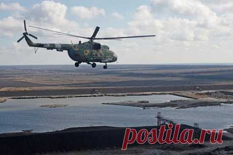 Российские средства ПВО сбили украинский вертолет Ми-8 в ДНР. Российским средствам противовоздушной обороны (ПВО) удалось сбить вертолет Ми-8 Воздушных сил Украины (ВСУ) в Донецкой народной республике (ДНР). Об этом заявили журналистам в понедельник, 22 мая, в Минобороны. В ведомстве уточнили, что все произошло в районе донецкого населенного пункта Лозовое.